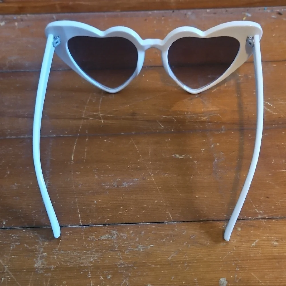 Heart-Shaped White Kids Sunglasses